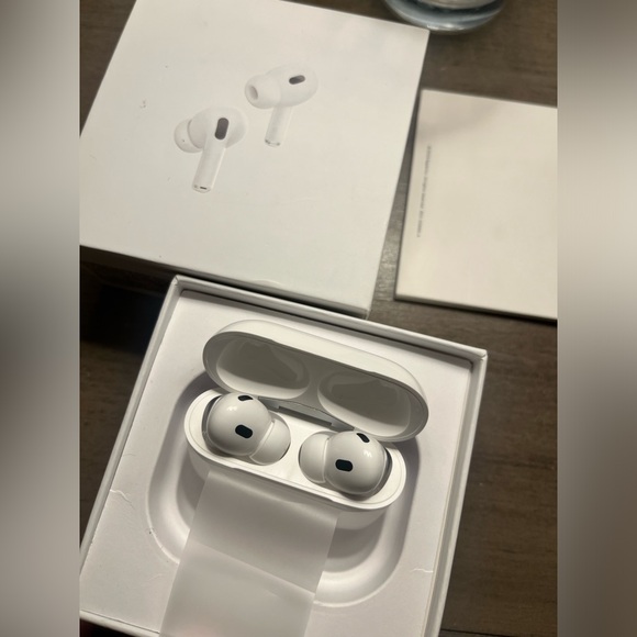 Apple White Wireless Earbuds